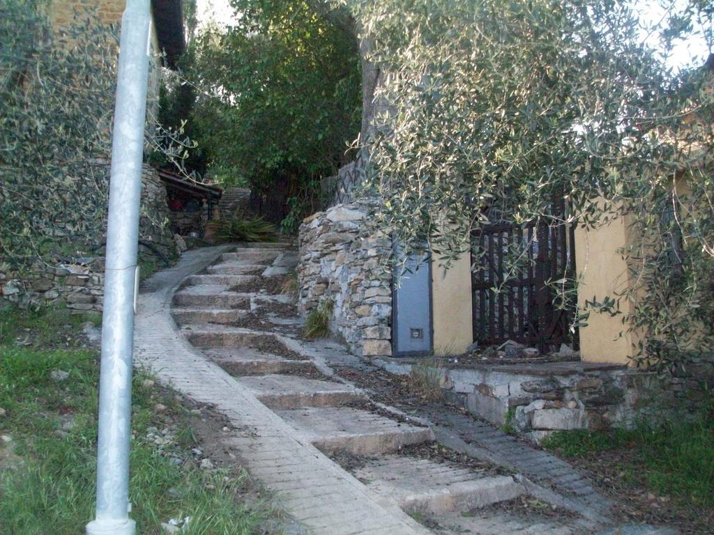 Immerso nel Verde Chiusavecchia Exterior foto